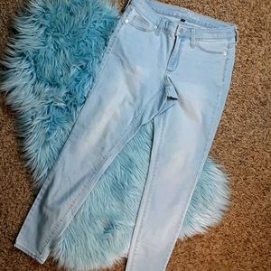 Universal Thread light blue skinny jeans
